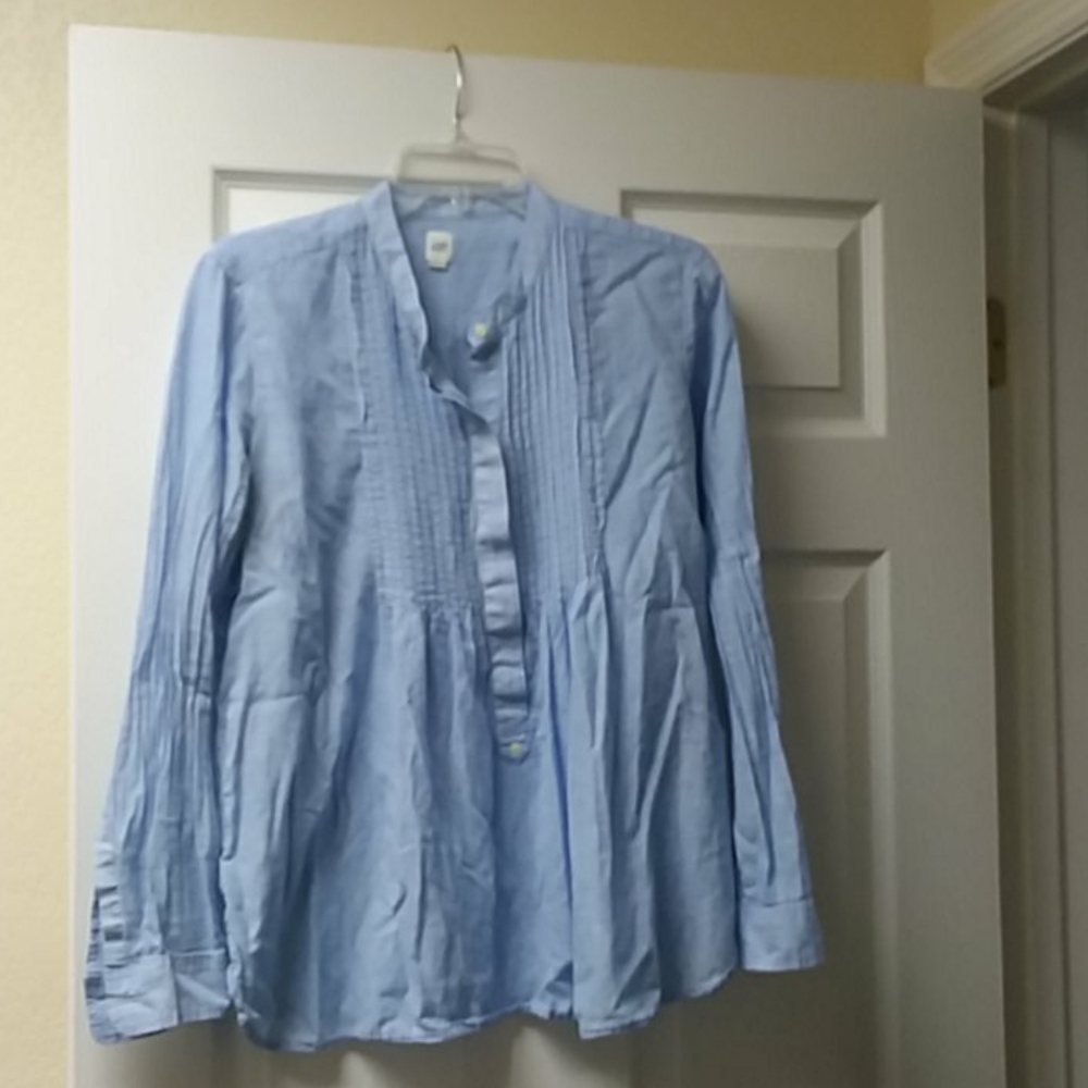 Gap shirt